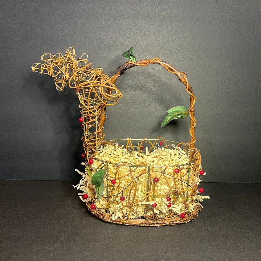 Unique Metal & Woven Wicker Rustic Reindeer Red Christmas Berry Basket & Filling